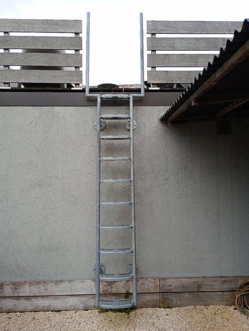 Ijzeren verzinkte ladder / trap, Doe-het-zelf en Bouw, Ladders en Trappen, Zo goed als nieuw, Ladder, 2 tot 4 meter, Ophalen