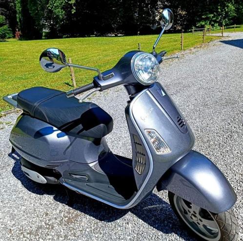 Vespa 200 L gts grand tourismo 1690 EUR, Vélos & Vélomoteurs, Scooters | Vespa, Essence, Enlèvement