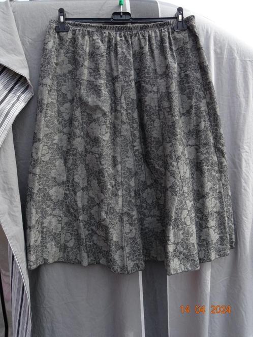Jupe vintage verte/grise à motif floral, taille 5 (xxl), Vêtements | Femmes, Jupes, Comme neuf, Taille 46/48 (XL) ou plus grande