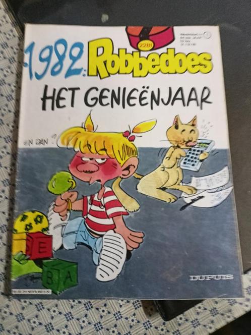 ROBBEDOES TIJDSCHRIFTEN / TOTAAL ONGEVEER 580 NUMMERS, Livres, Journaux & Revues, Utilisé, Enlèvement