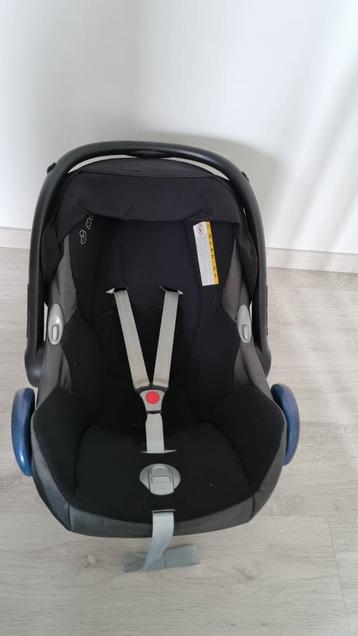 Maxi Cosi Pebble met zonnekap