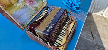accordeon defect als decoratie of onderdelen 