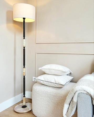 Prachtige vintage marmeren staande lamp met koper details!