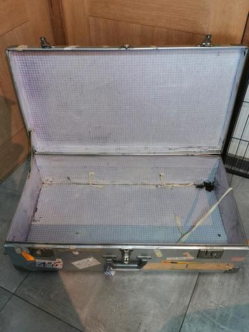 ancienne valise vintage en alu
