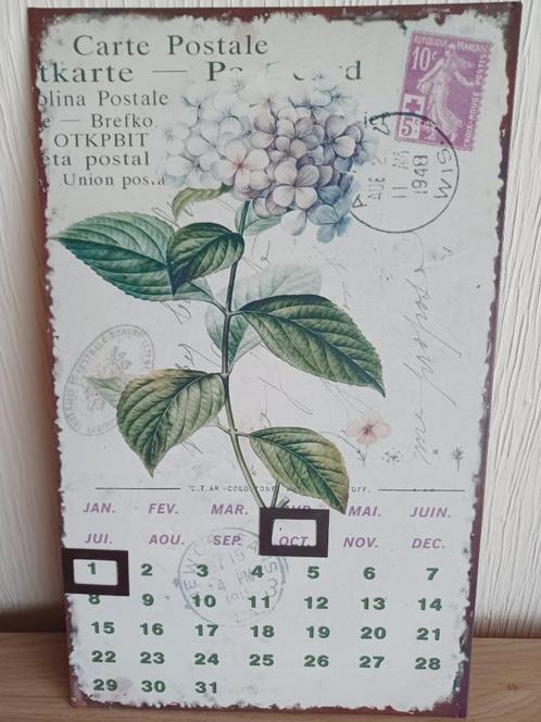 retro metalen kalender - met magneetjes, Huis en Inrichting, Woonaccessoires | Wanddecoraties, Gebruikt, Ophalen of Verzenden