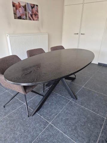Gratis eettafel ovaal