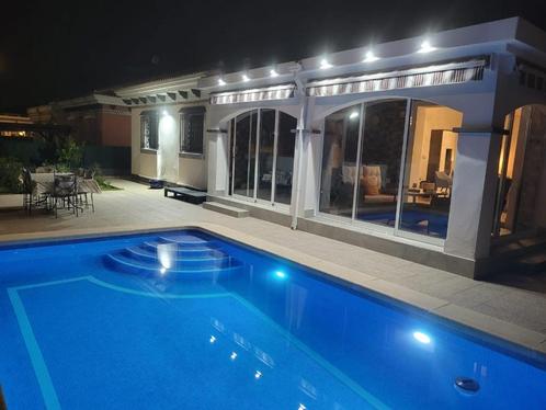 Villa avec piscine privée à louer, Vakantie, Vakantiehuizen | Spanje, Costa Blanca, Landhuis of Villa, Dorp, Aan zee, In bergen of heuvels