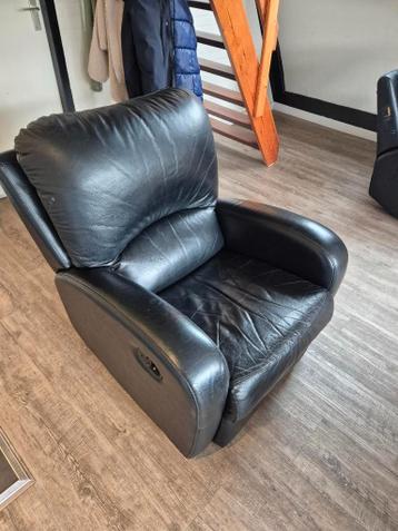 Relaxfauteuil mooi zwart leer GRATIS op te halen