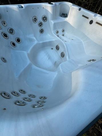 Gratis yacuzzi 2.2m x 2.2m