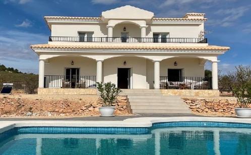 Prachtige klassieke villa op een mooi gelegen 10000 m² plot, Immo, Étranger, Espagne, Maison d'habitation, Campagne