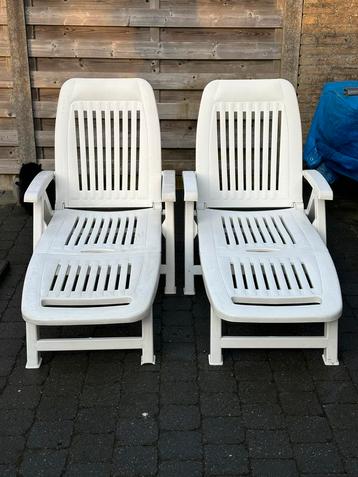 2 chaises longues