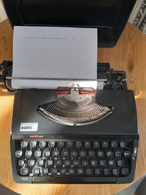 Machine à écrire vintage Brother Deluxe 220, Divers, Machines à écrire, Comme neuf, Enlèvement