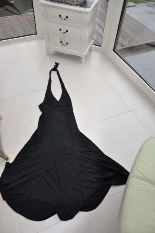 Zwarte lange (feest)jurk maat 34 / XS, Vêtements | Femmes, Robes, Comme neuf, Taille 34 (XS) ou plus petite, Noir, Sous le genou