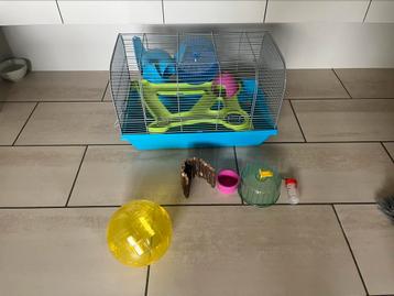 Cage pour hamster ou cobaye avec accessoires 