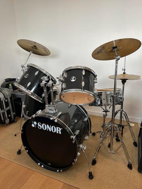 Sonor akoestisch drumstel met toebehoren, Musique & Instruments, Batteries & Percussions, Comme neuf, Sorento, Enlèvement ou Envoi