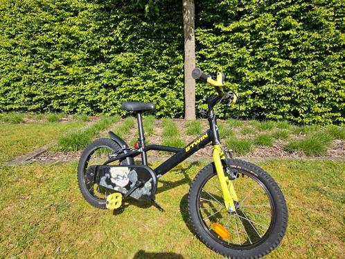 Fiets BTwin 16 inch 4-6 jaar 500 Dark Hero, Fietsen en Brommers, Fietsen | Crossfietsen en BMX, Gebruikt, 16 tot 20 inch, Staal