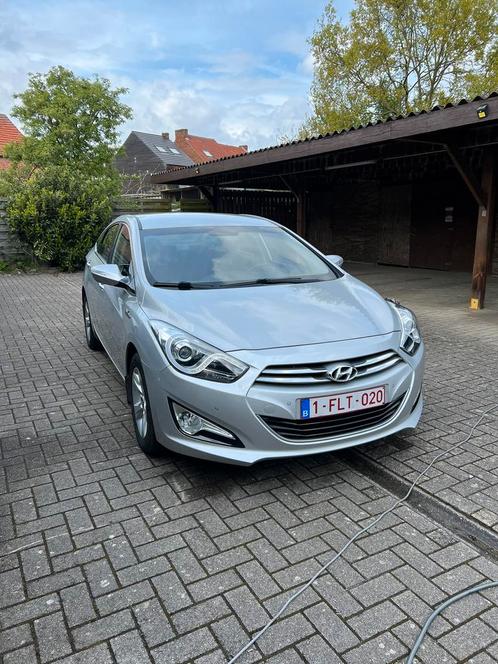 Hyundai i40 berline, Autos, Hyundai, Particulier, i40, Caméra de recul, Essence, Euro 5, Berline, 5 portes, Boîte manuelle, Argent ou Gris