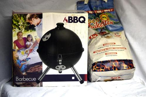 BBQ DE Table + 3 kg de briquettes de noix de coco NEW, Jardin & Terrasse, Barbecues au charbon de bois, Neuf, Avec accessoires