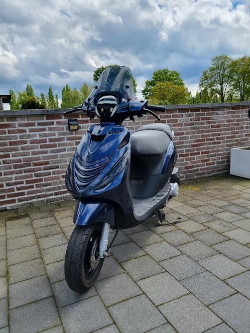 Piaggio Zip 4T iget 50cc B klasse E5 bj2021, Vélos & Vélomoteurs, Scooters | Piaggio, Comme neuf, Zip, Classe B (45 km/h), Essence