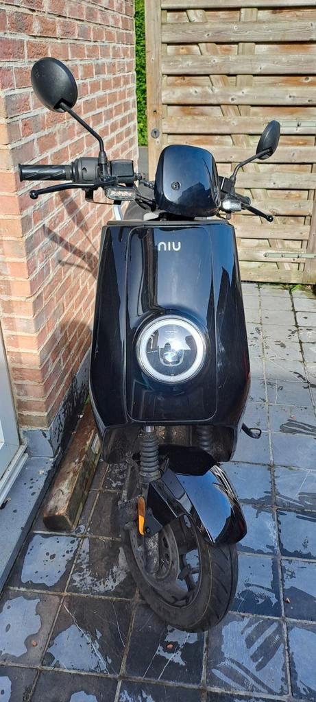 elektrische scooter niu iqs B klasse., Vélos & Vélomoteurs, Scooters | Marques Autre, Utilisé, Classe B (45 km/h), Électrique