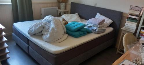 Bed zonder matras 180x200, Huis en Inrichting, Slaapkamer | Boxsprings, Zo goed als nieuw, 180 cm, 200 cm, Tweepersoons, Grijs