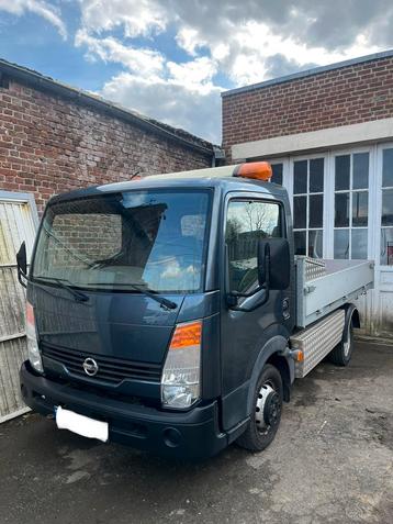 Nissan Cabstar mini-trailer ( semi-remorque ) BE