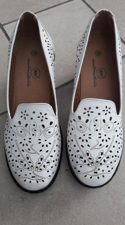 Witte schoenen van Mae & Mathilda maat 36, Vêtements | Femmes, Chaussures, Comme neuf, Chaussures basses, Blanc, Enlèvement ou Envoi