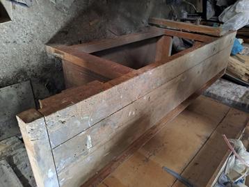 Oude houten werkbank 