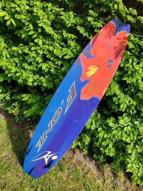 Kite board F-ONE Twintip (Koopje :), Sports nautiques & Bateaux, Kitesurf, Utilisé, Planche de kite, Double astuce, Enlèvement ou Envoi