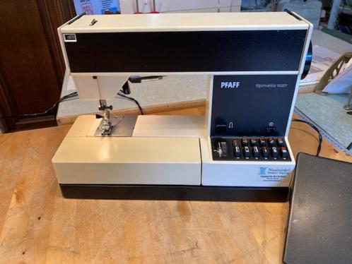 Pfaff tipmatic 1027 naaimachine, Hobby & Loisirs créatifs, Machines à coudre & Accessoires, Machine à coudre, Pfaff, Enlèvement ou Envoi