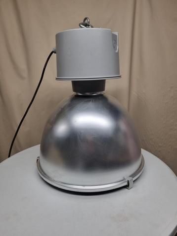 industrieel loft lampen ( ex gasontlading retro) nu LED lamp