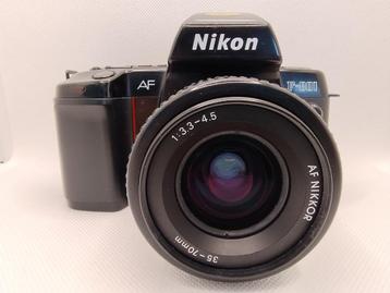 Nikon F 801 camera met een 35-70 mm Telelens f 3.3 - 4.5
