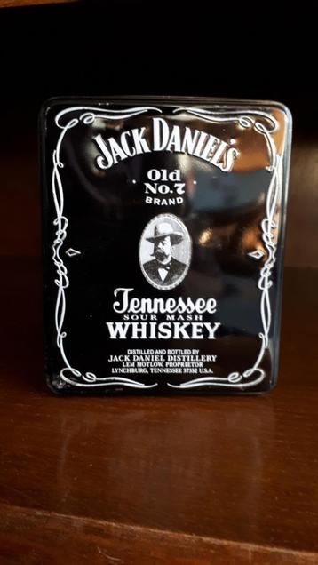 Verre + mignonette Jack Daniel's avec son coffret alu !