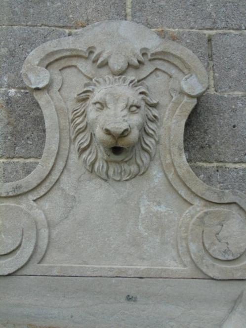 fontaine mural tête lion en pierre bleu , ancienne superbe !, Jardin & Terrasse, Pièces d'eau & Fontaines, Comme neuf, Fontaine