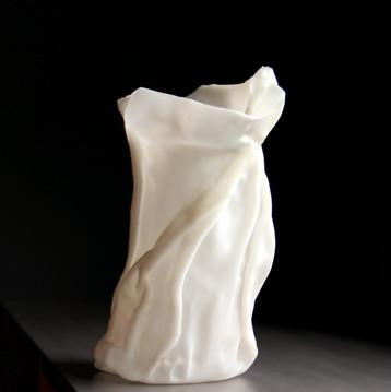 Vase transparent créé par l'artiste recycleur Way