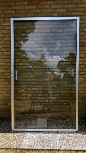 Windscherm Glas 4mm in slank blank Aluminium Frame 120 x 202