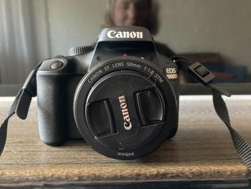 Reflexcamera Canon EOS 4000D en lens 50 mm