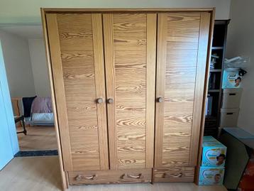 Armoire en pin 