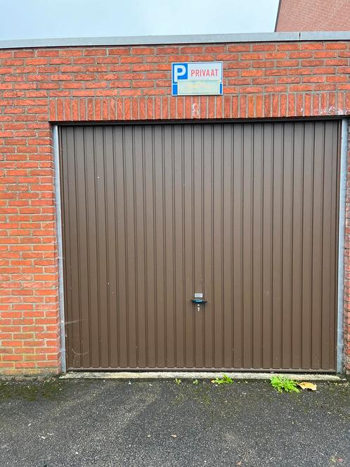 Afsluitbare garage te koop in centrum Hasselt., Immo, Garages & Places de parking, Hasselt
