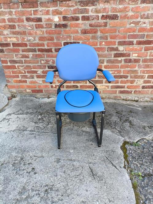 chaise percée pliable avec seau hygiénique larg.53cm., Divers, Chaises roulantes, Neuf, Enlèvement