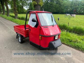 Vespa Piaggio Ape 50 Tuktuk Italiaanse driewieler foodtruck