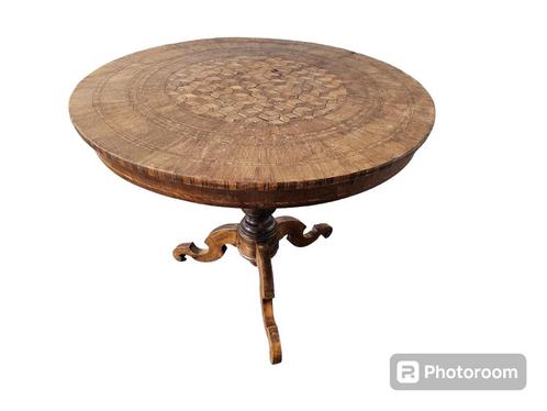 Table d'appoint en noyer de Sorrente, XIXe siècle, Antiquités & Art, Antiquités | Meubles | Tables, Enlèvement ou Envoi