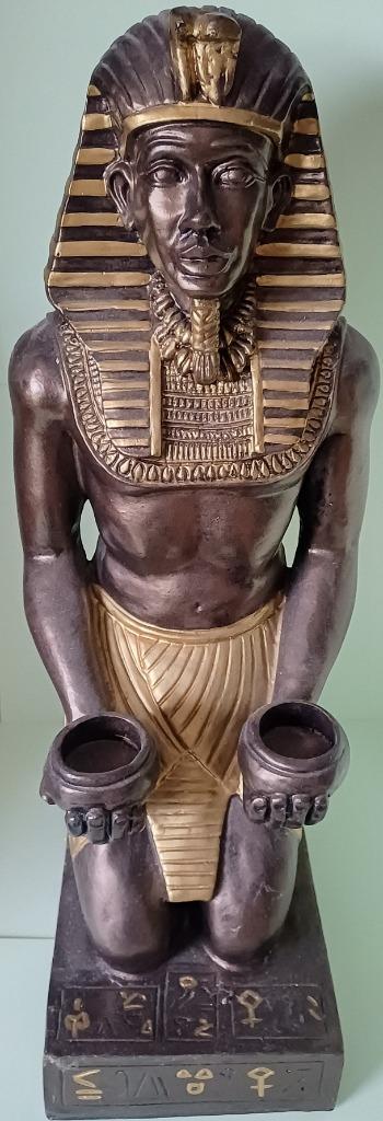 statue égyptienne en résine grand modèle.