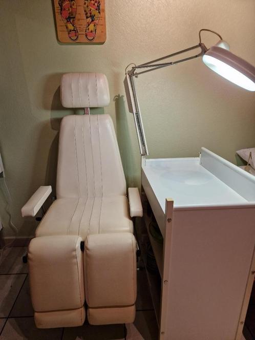 Pedicurestoel + instrumententafel+lamp + ergonomische stoel, Electroménager, Équipement de Soins personnels, Utilisé, Soin des mains et des pieds