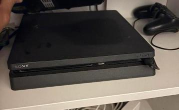 playstation 4 + controler en enkele games