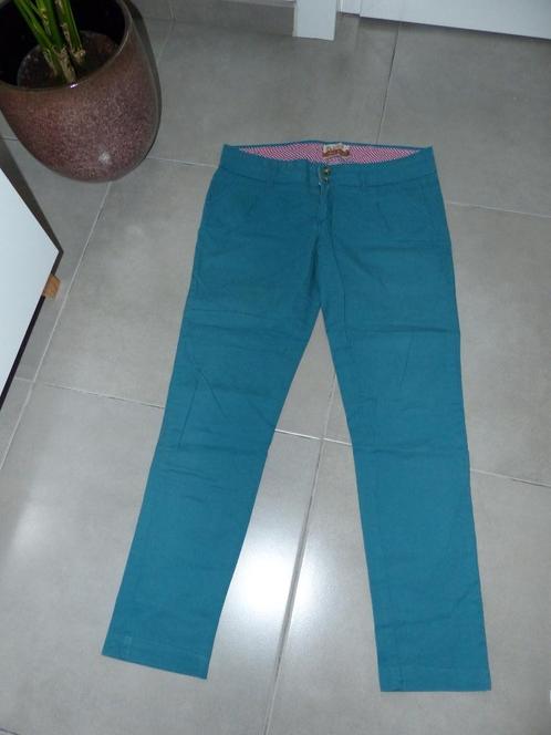 Pantalon bleu azur Bershka - taille 38, Vêtements | Femmes, Culottes & Pantalons, Comme neuf, Taille 38/40 (M), Bleu, Longs, Enlèvement ou Envoi