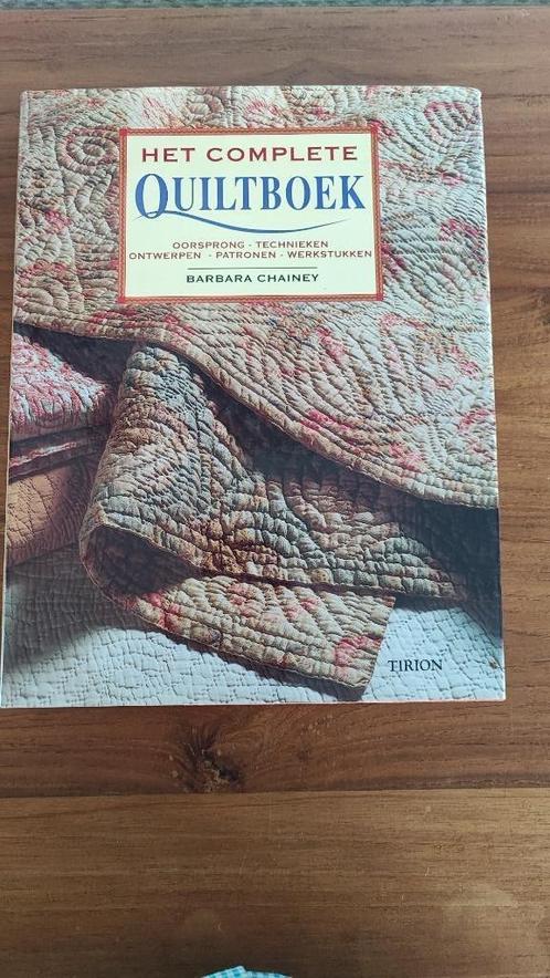 Het complete Quiltboek, Barbara Chainey, Boeken, Hobby en Vrije tijd, Zo goed als nieuw, Ophalen of Verzenden