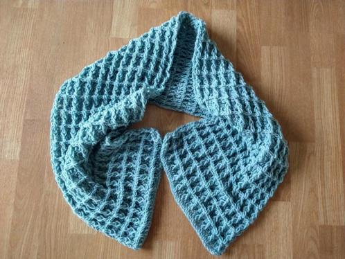 Nieuwe handgemaakte sjaal gehaakt gebreid, Vêtements | Femmes, Bonnets, Écharpes & Gants, Écharpe, Envoi
