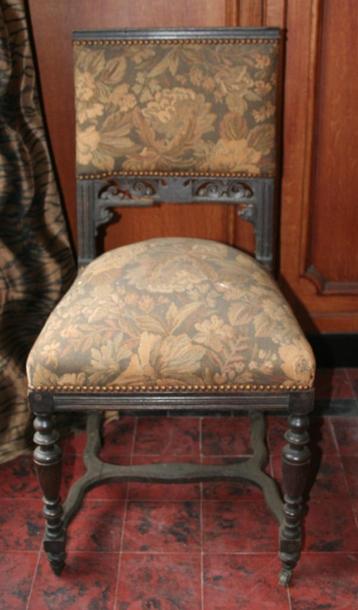 Antieke stoel voor restauratie