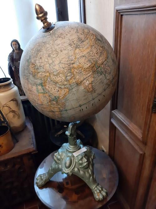 Globe rare diametre 45 cm hauteur 87 cm Thomas Paris Lebegue, Antiquités & Art, Antiquités | Outils & Instruments, Enlèvement ou Envoi